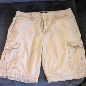 Men’s APT 9 cargo shorts size 34